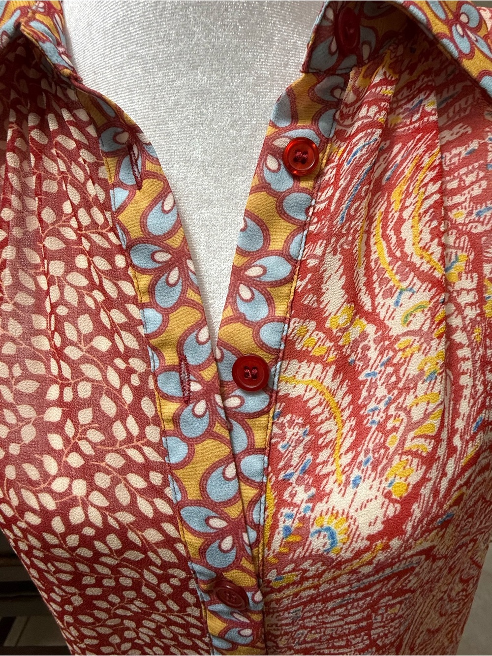 JODIFL Red Multi-Print Boho V-Neck Tunic  Size: Medium - Picture 5 of 7